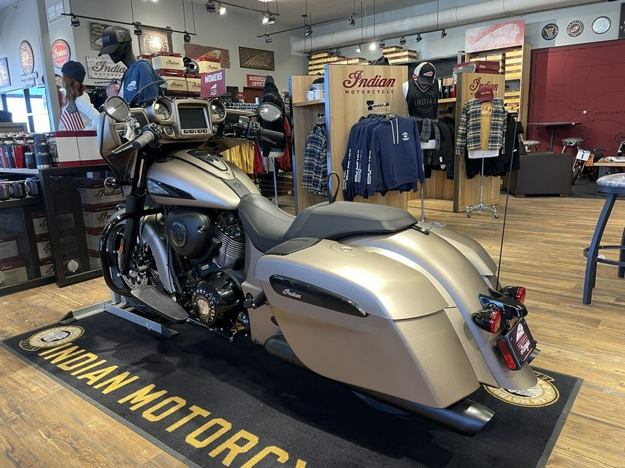 2024 Indian Motorcycle® Chieftain® Dark Horse® w/Powerband Audio Pkg Sandstone Smoke