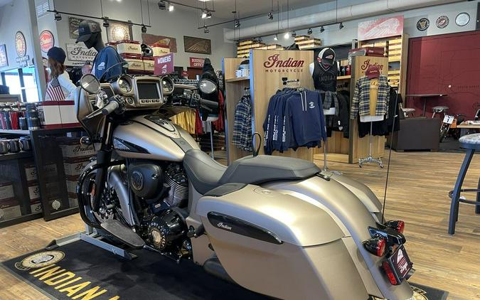 2024 Indian Motorcycle® Chieftain® Dark Horse® w/Powerband Audio Pkg Sandstone Smoke