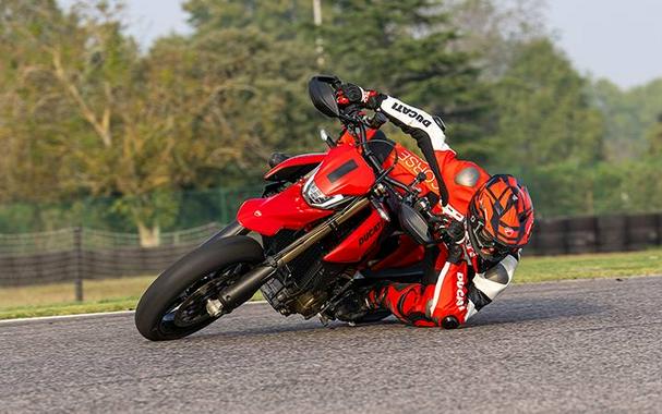 2024 Ducati HYPERMOTARD 698