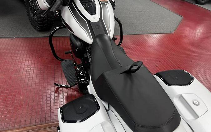 2024 Indian Motorcycle® Chieftain® Dark Horse® Ghost White Metallic Smoke