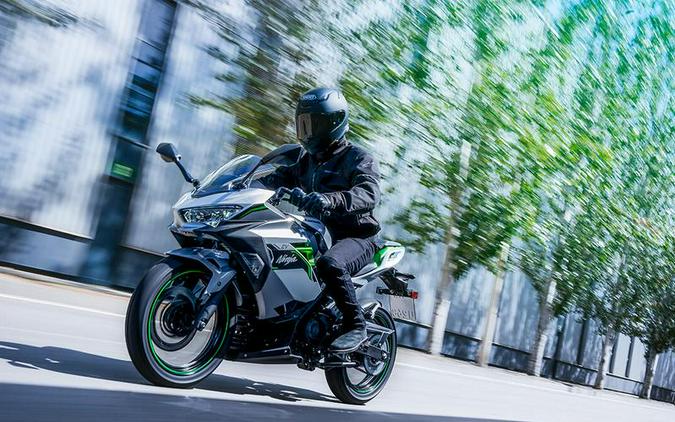 2024 Kawasaki Ninja® e-1 ABS