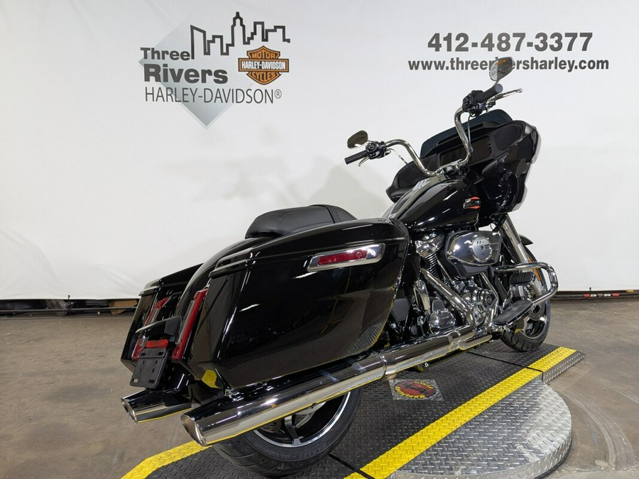 2025 Harley-Davidson Road Glide® Vivid Black Trim Chrome