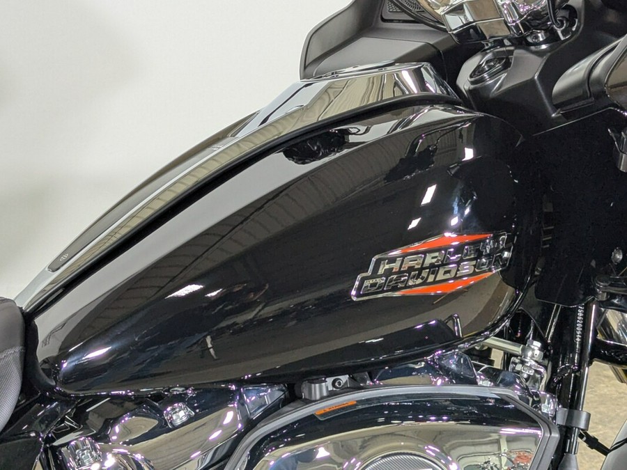 2025 Harley-Davidson Road Glide® Vivid Black Trim Chrome
