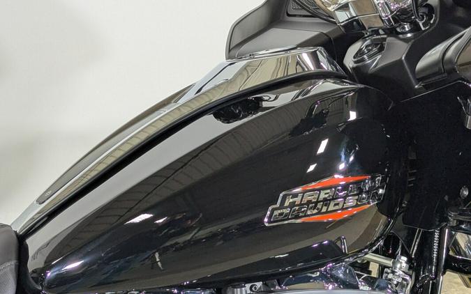 2025 Harley-Davidson Road Glide® Vivid Black Trim Chrome