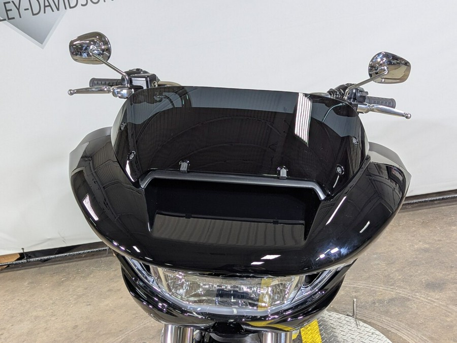 2025 Harley-Davidson Road Glide® Vivid Black Trim Chrome