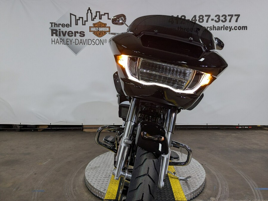 2025 Harley-Davidson Road Glide® Vivid Black Trim Chrome