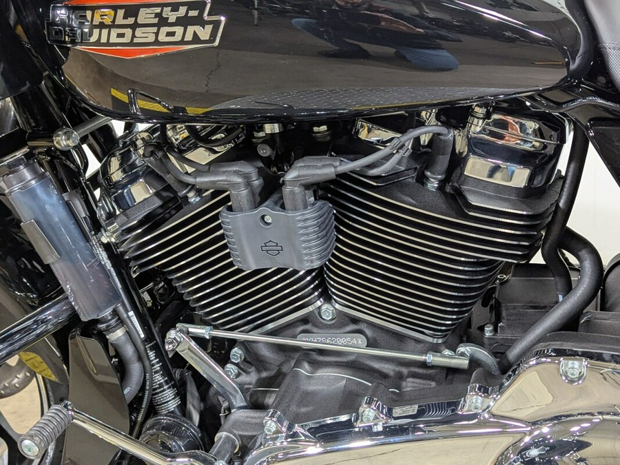 2025 Harley-Davidson Road Glide® Vivid Black Trim Chrome