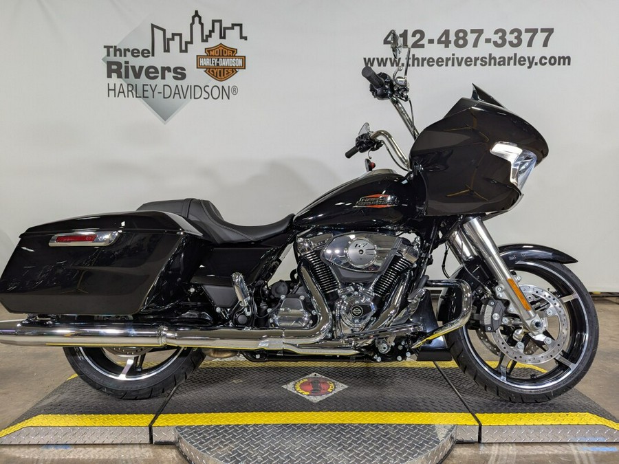2025 Harley-Davidson Road Glide® Vivid Black Trim Chrome