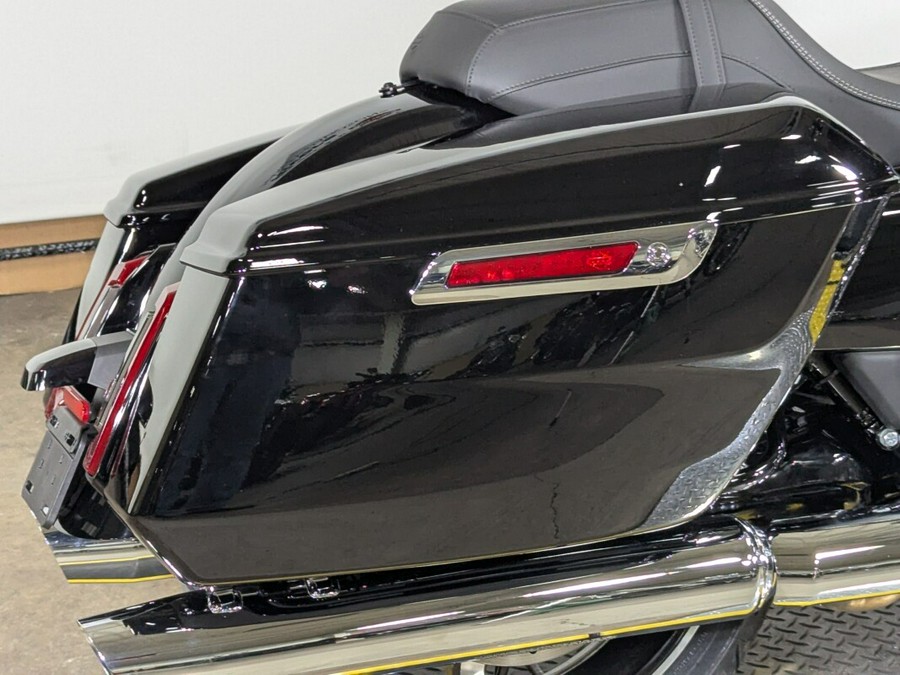 2025 Harley-Davidson Road Glide® Vivid Black Trim Chrome