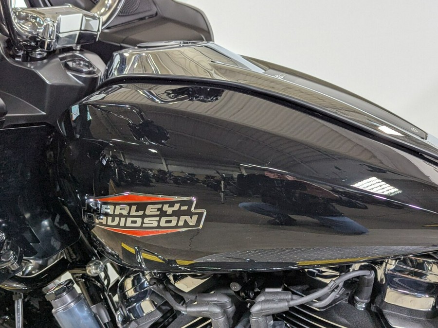 2025 Harley-Davidson Road Glide® Vivid Black Trim Chrome