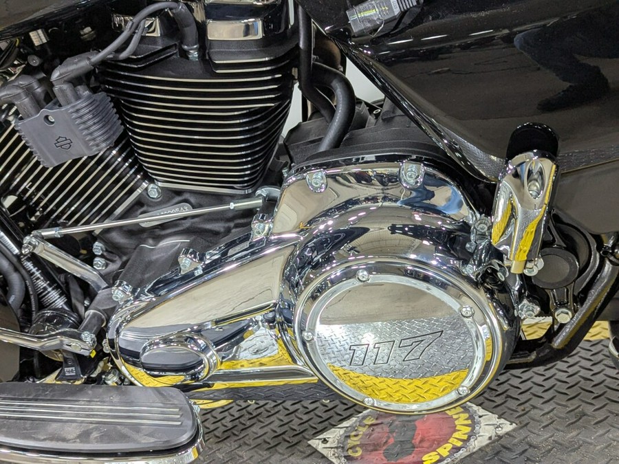 2025 Harley-Davidson Road Glide® Vivid Black Trim Chrome