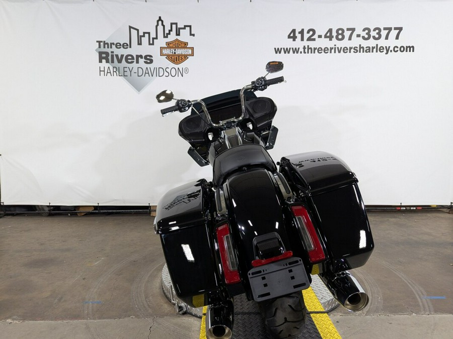 2025 Harley-Davidson Road Glide® Vivid Black Trim Chrome