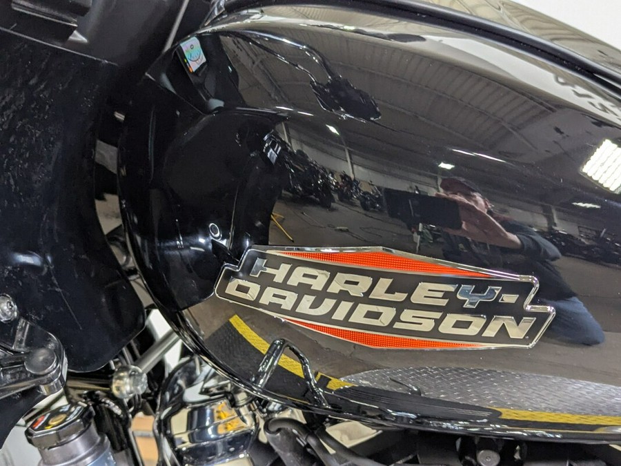 2025 Harley-Davidson Road Glide® Vivid Black Trim Chrome