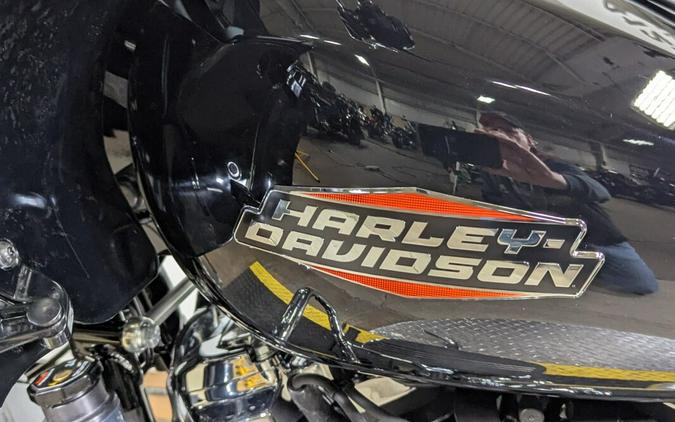 2025 Harley-Davidson Road Glide® Vivid Black Trim Chrome