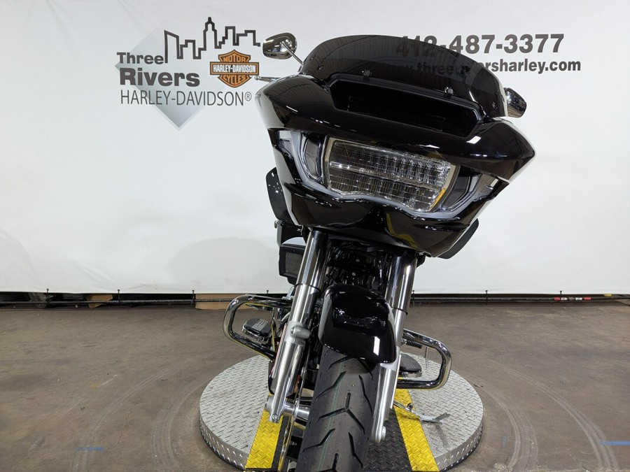 2025 Harley-Davidson Road Glide® Vivid Black Trim Chrome