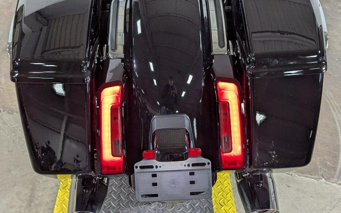 2025 Harley-Davidson Road Glide® Vivid Black Trim Chrome