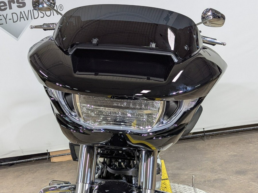 2025 Harley-Davidson Road Glide® Vivid Black Trim Chrome