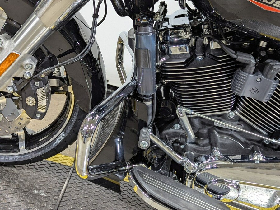 2025 Harley-Davidson Road Glide® Vivid Black Trim Chrome