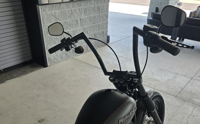 2018 Harley-Davidson® Street Bob® Industrial Gray Denim/Black Denim