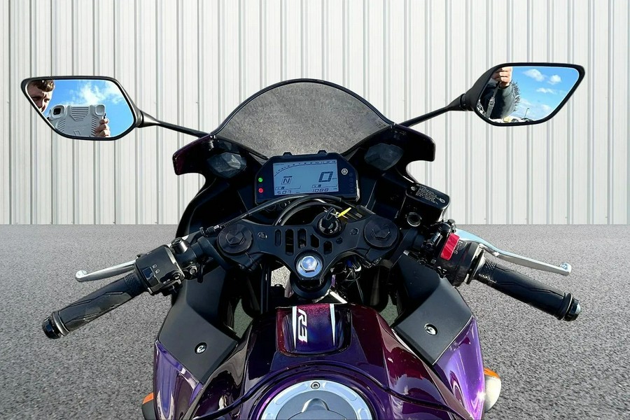 2023 Yamaha YZF-R3 ABS