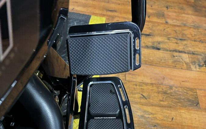 2023 Harley-Davidson® CVO™ Street Glide® DARK PLATINUM