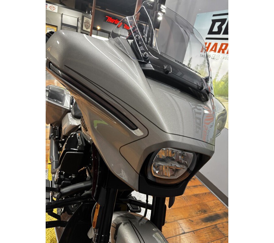 2023 Harley-Davidson® CVO™ Street Glide® DARK PLATINUM