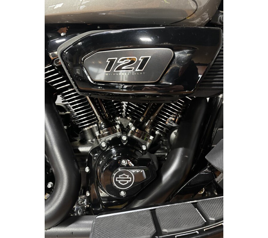 2023 Harley-Davidson® CVO™ Street Glide® DARK PLATINUM