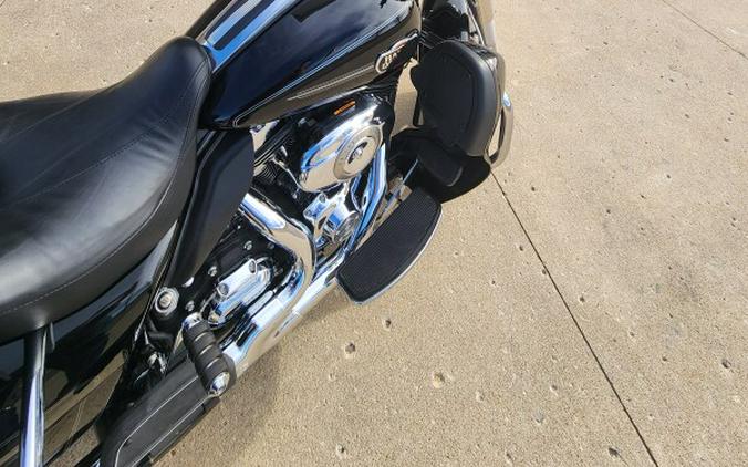 2009 Harley-Davidson® Electra Glide® Ultra Classic® Vivid Black