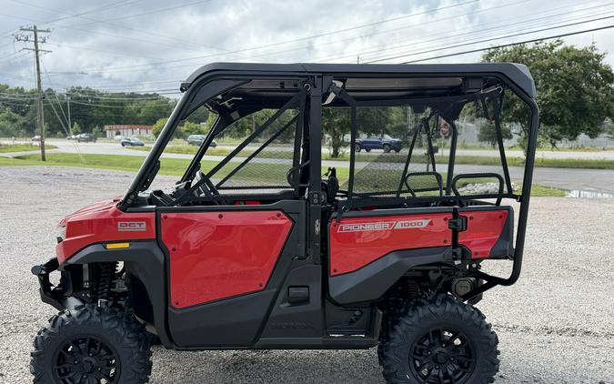 2026 HONDA PIONEER 1000-5 DELUXE Hero Red - 4002105