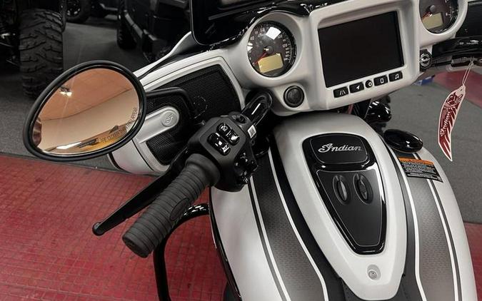 2024 Indian Motorcycle® Chieftain® Dark Horse® w/Powerband Audio Pkg Ghost White Metallic Smoke wit