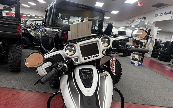 2024 Indian Motorcycle® Chieftain® Dark Horse® w/Powerband Audio Pkg Ghost White Metallic Smoke wit