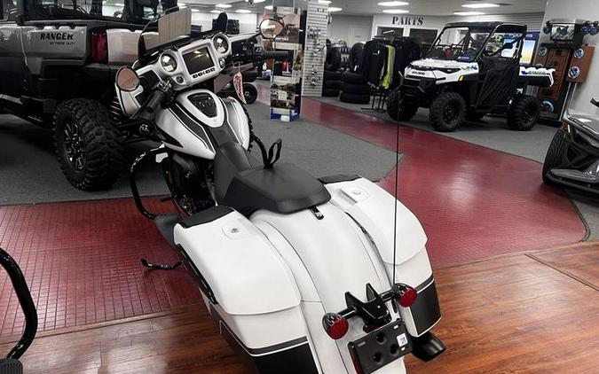 2024 Indian Motorcycle® Chieftain® Dark Horse® w/Powerband Audio Pkg Ghost White Metallic Smoke wit