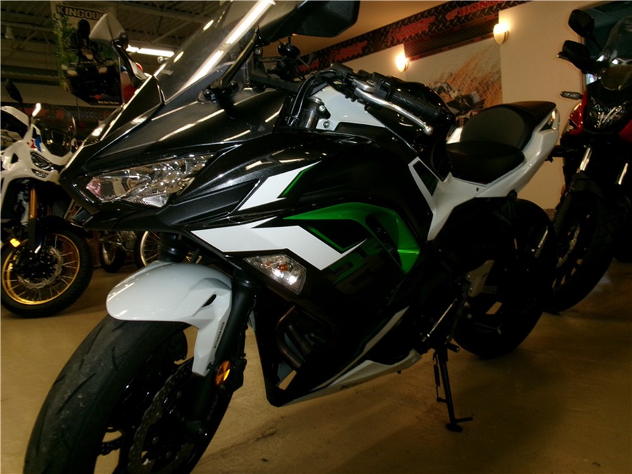 2022 KAWASAKI NINJA 650 KRT