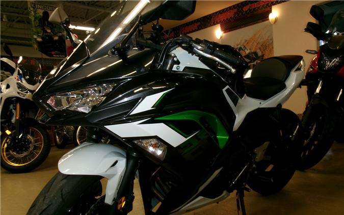 2022 KAWASAKI NINJA 650 KRT