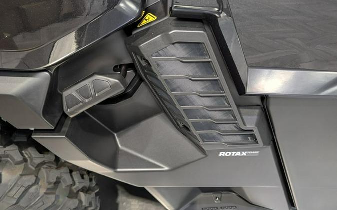 2026 Can-Am Defender MAX XT CAB HD11 With 10.25 In.Display