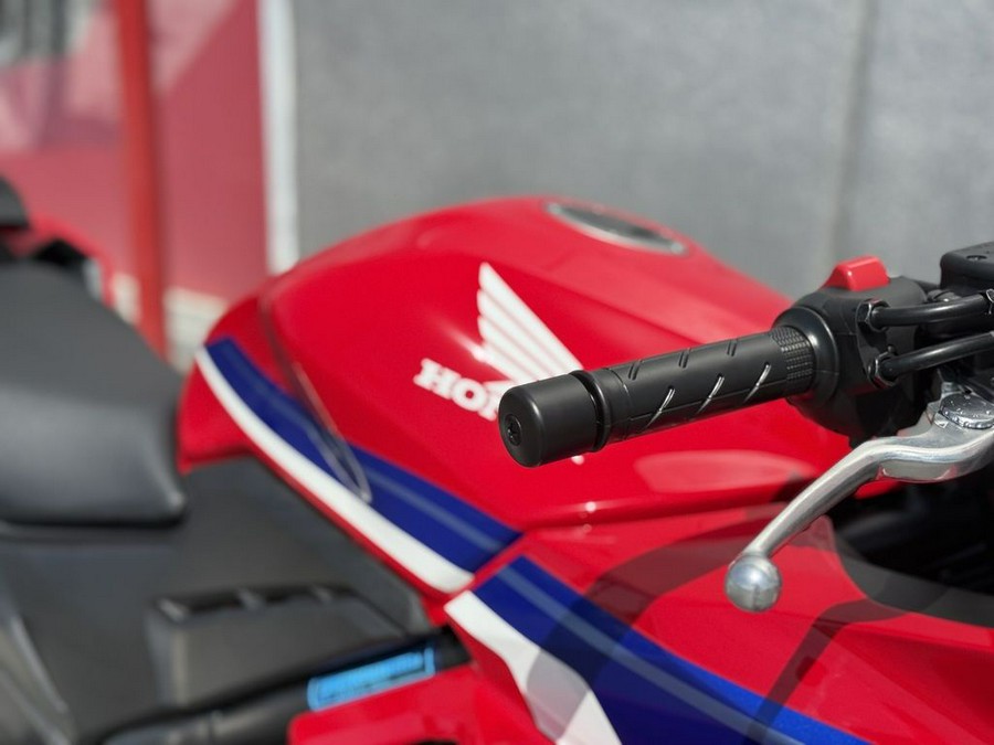 2025 Honda® CBR500R CBR500R - 100964