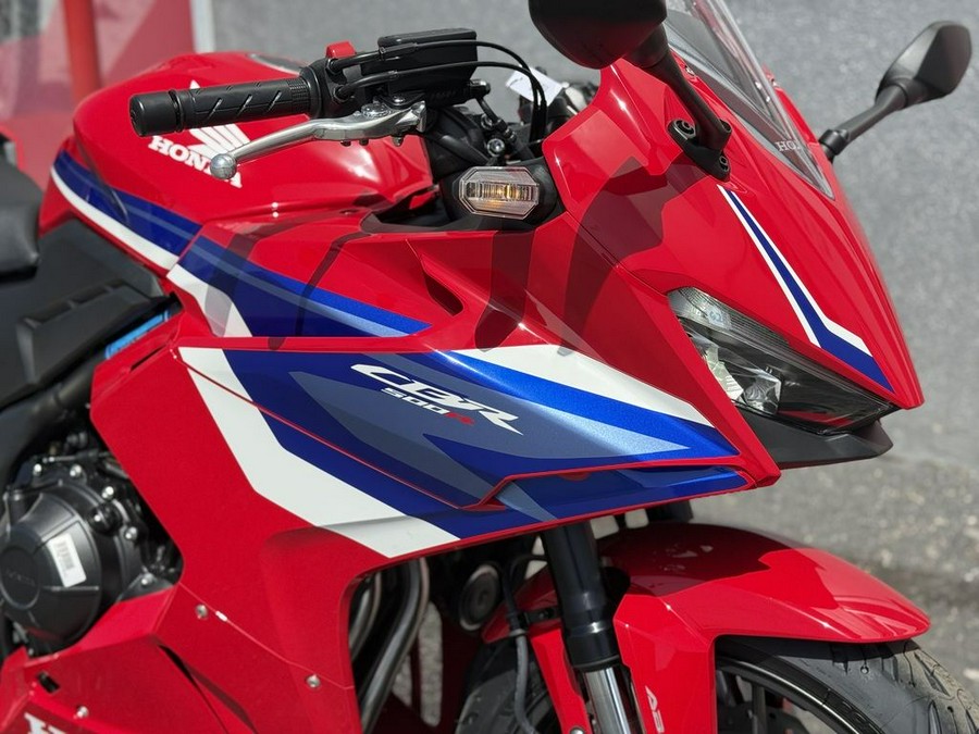 2025 Honda® CBR500R CBR500R - 100964