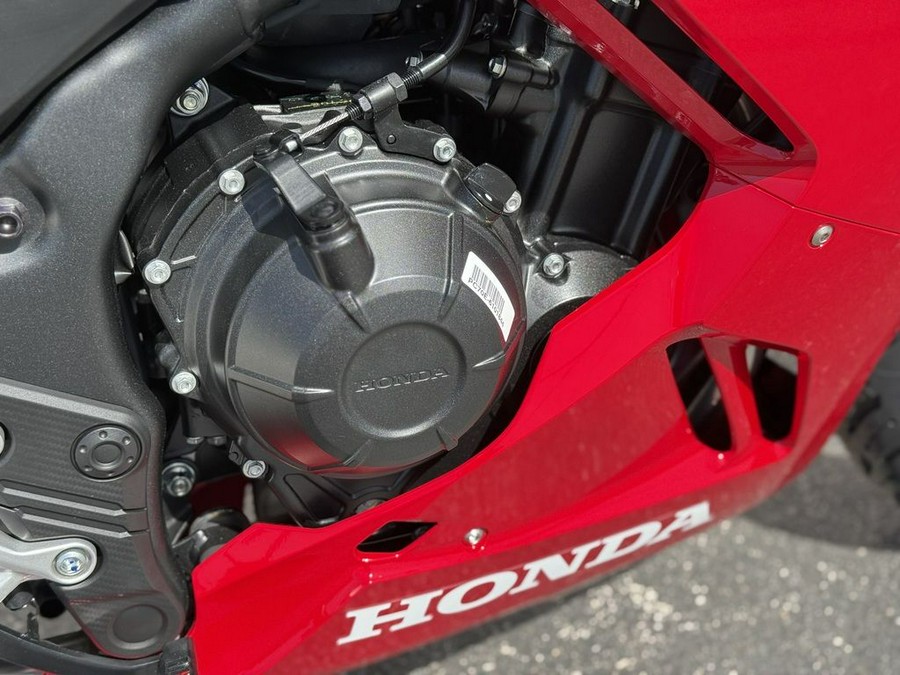 2025 Honda® CBR500R CBR500R - 100964