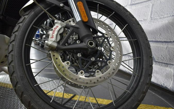 2022 Triumph Scrambler 1200 XC Gold Line Carnival RedStorm Grey