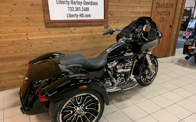 2023 Harley-Davidson Road Glide 3 Vivid Black FLTRT