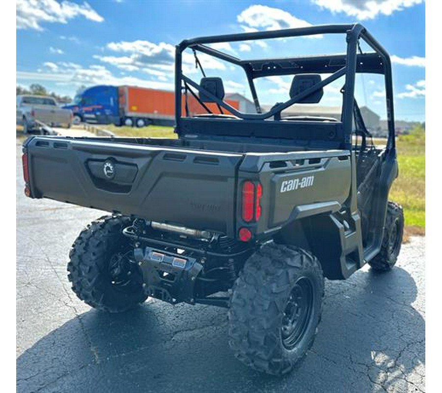 2024 Can-Am Defender HD7