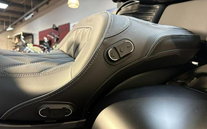 2025 Indian Motorcycle® Pursuit® Dark Horse® w/PowerBand Audio Black Smoke