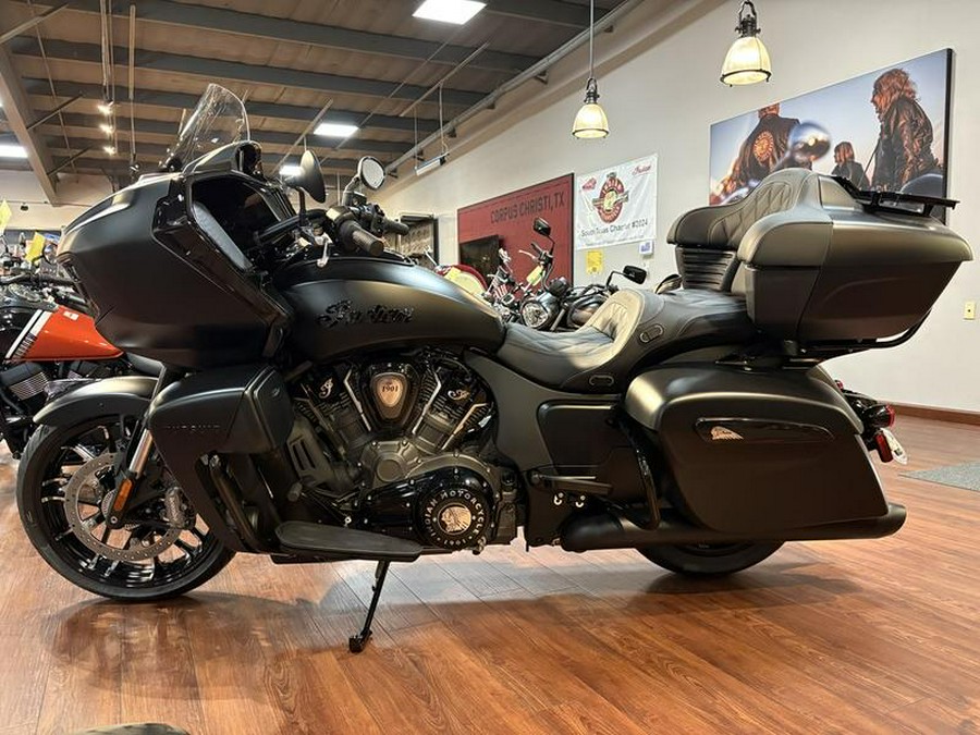 2025 Indian Motorcycle® Pursuit® Dark Horse® 112 Black Smoke