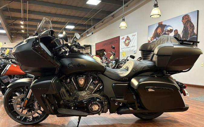 2025 Indian Motorcycle® Pursuit® Dark Horse® w/PowerBand Audio Black Smoke
