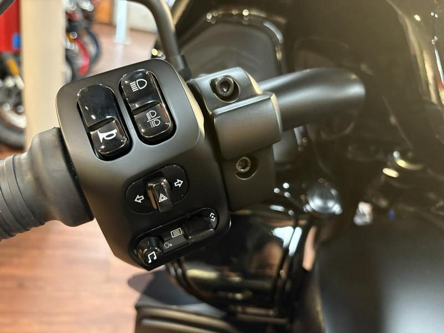 2025 Indian Motorcycle® Pursuit® Dark Horse® 112 Black Smoke