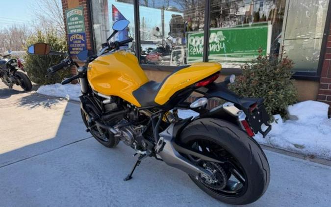2018 Ducati Monster 821 Yellow