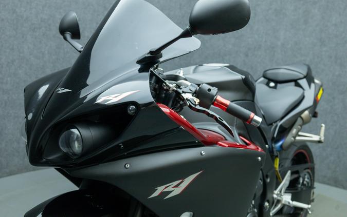 2009 YAMAHA YZFR1