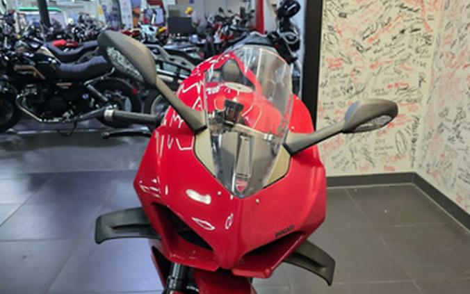 2022 Ducati Panigale V4 V4