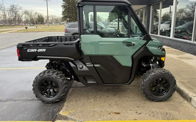 2026 Can-Am® Defender DPS CAB HD9 Compass Green