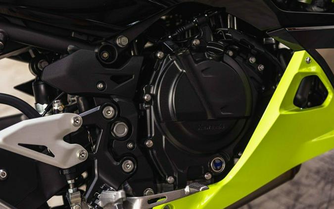 2026 Kawasaki Ninja 500 ABS Metallic Yellowish GreenEbony